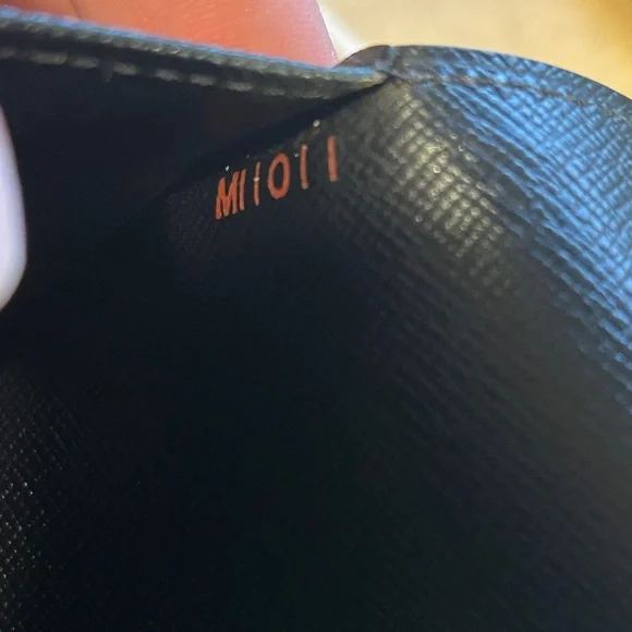 🌸SALE🌸Louis Vuitton Epi Black Agenda GM with new 2026 refill - Picture 14 of 16